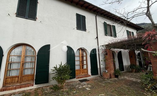 Country House in San Giuliano Terme, Tuscany, Italy 1