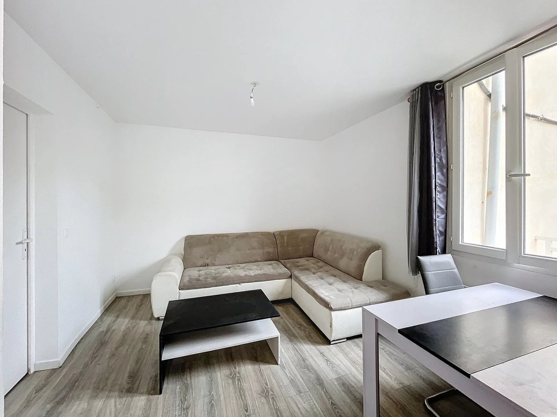 Estate in Boissy-Saint-Leger, Ile-de-France, France 2 - 15106536
