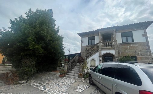 Villa in Lavadores, Vigo, Spain 1