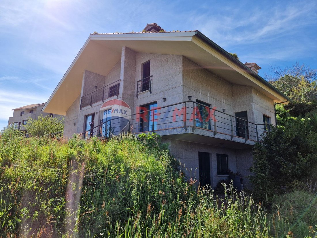 Villa in Moana, Moana, Spain 1 - 15101478