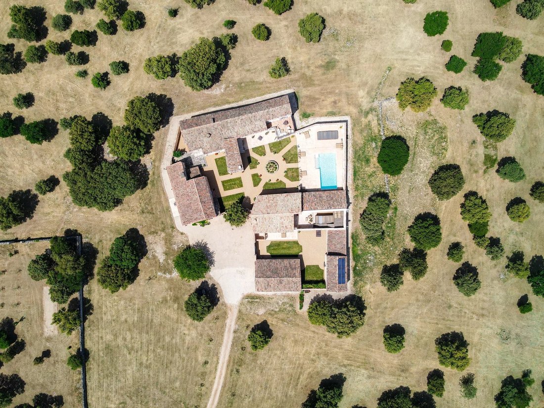 Estate in Goudargues, Occitania, France 2 - 15099161