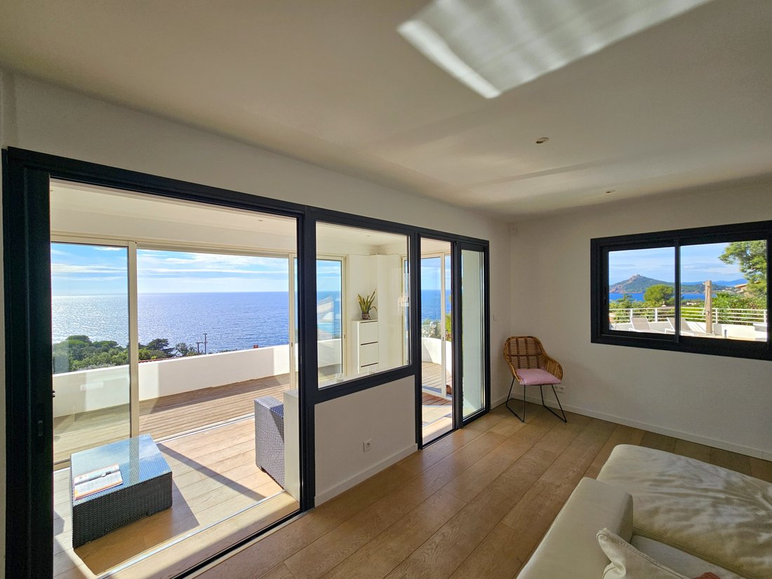 Villa in Le Dramont-Agay-Anthéor-Le Trayas, Saint-Raphaël, France 3 - 14985545