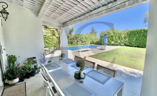 Villa in Vaug, Villeneuve-Loubet, France 1
