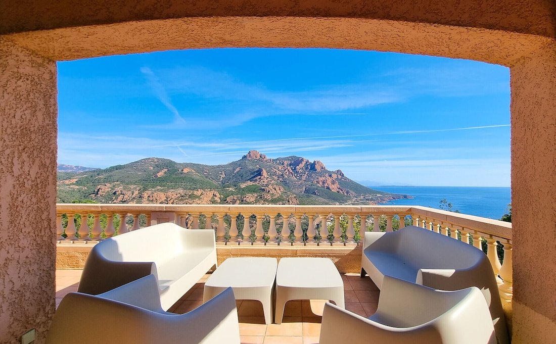 Villa in Le Dramont-Agay-Anthéor-Le Trayas, Saint-Raphaël, France 1 - 14985540