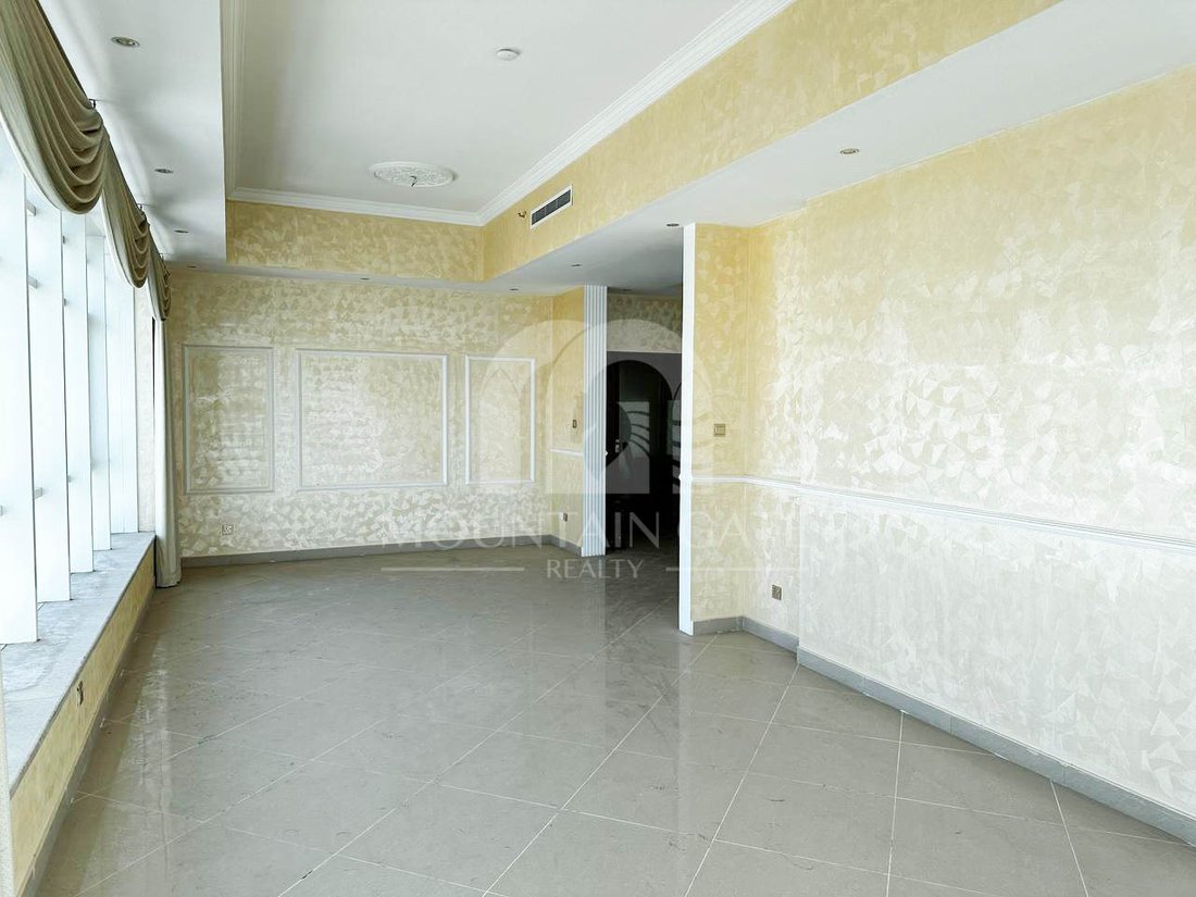 Apartment in Al Majaz, Sharjah Emirate, United Arab Emirates 2 - 15113891