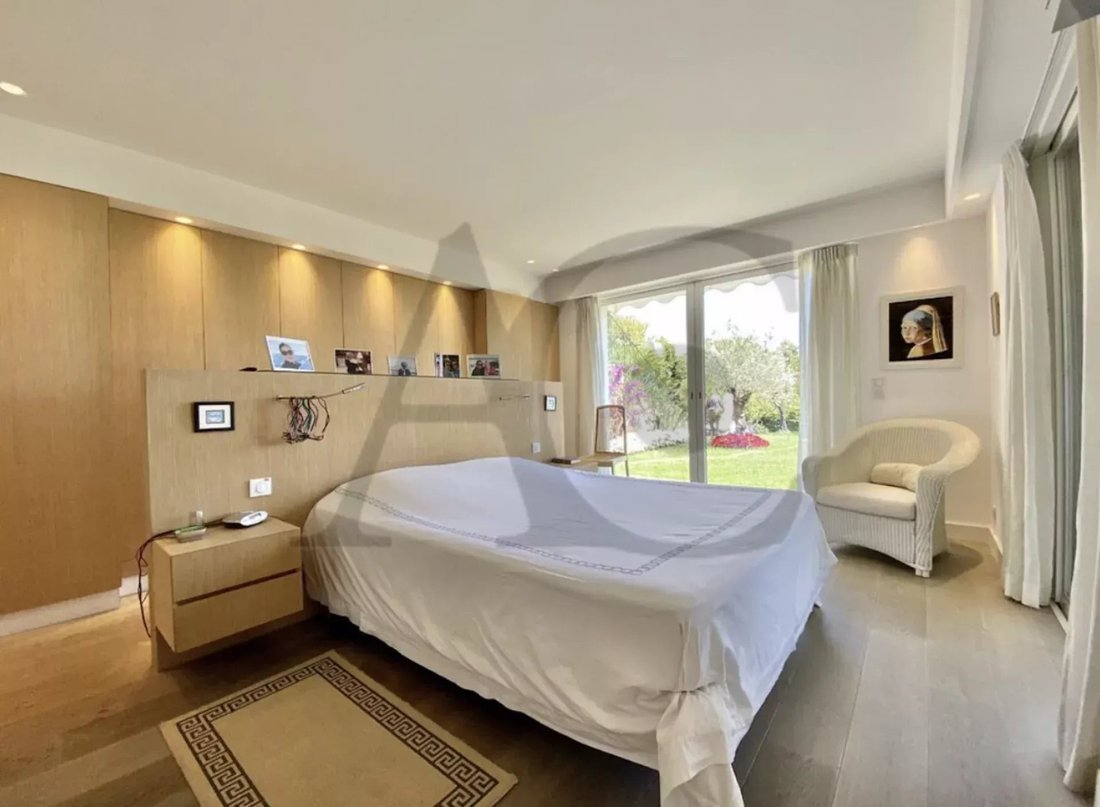 Villa in Village, Villeneuve-Loubet, France 4 - 12813727