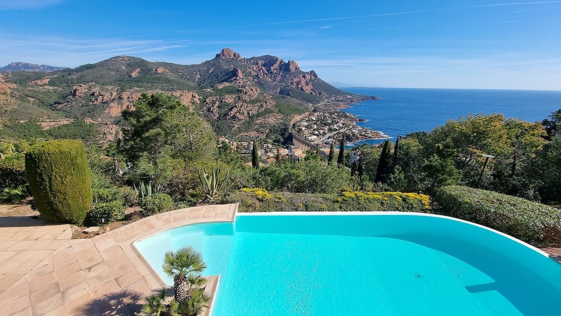 Villa in Le Dramont-Agay-Anthéor-Le Trayas, Saint-Raphaël, France 2 - 14985540