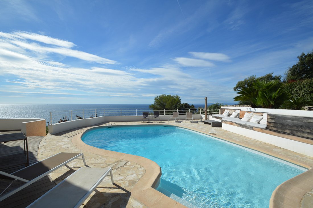 Villa in Le Dramont-Agay-Anthéor-Le Trayas, Saint-Raphaël, France 2 - 14985545