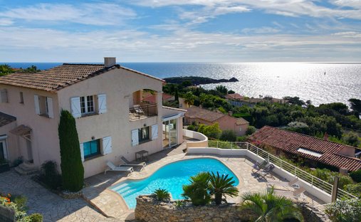 Villa in Le Dramont-Agay-Anthéor-Le Trayas, Saint-Raphaël, France 1