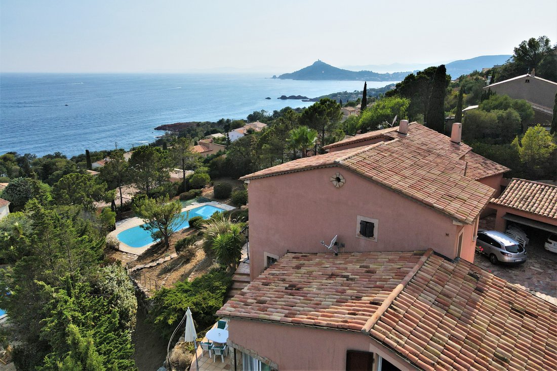 Villa in Le Dramont-Agay-Anthéor-Le Trayas, Saint-Raphaël, France 4 - 13590303