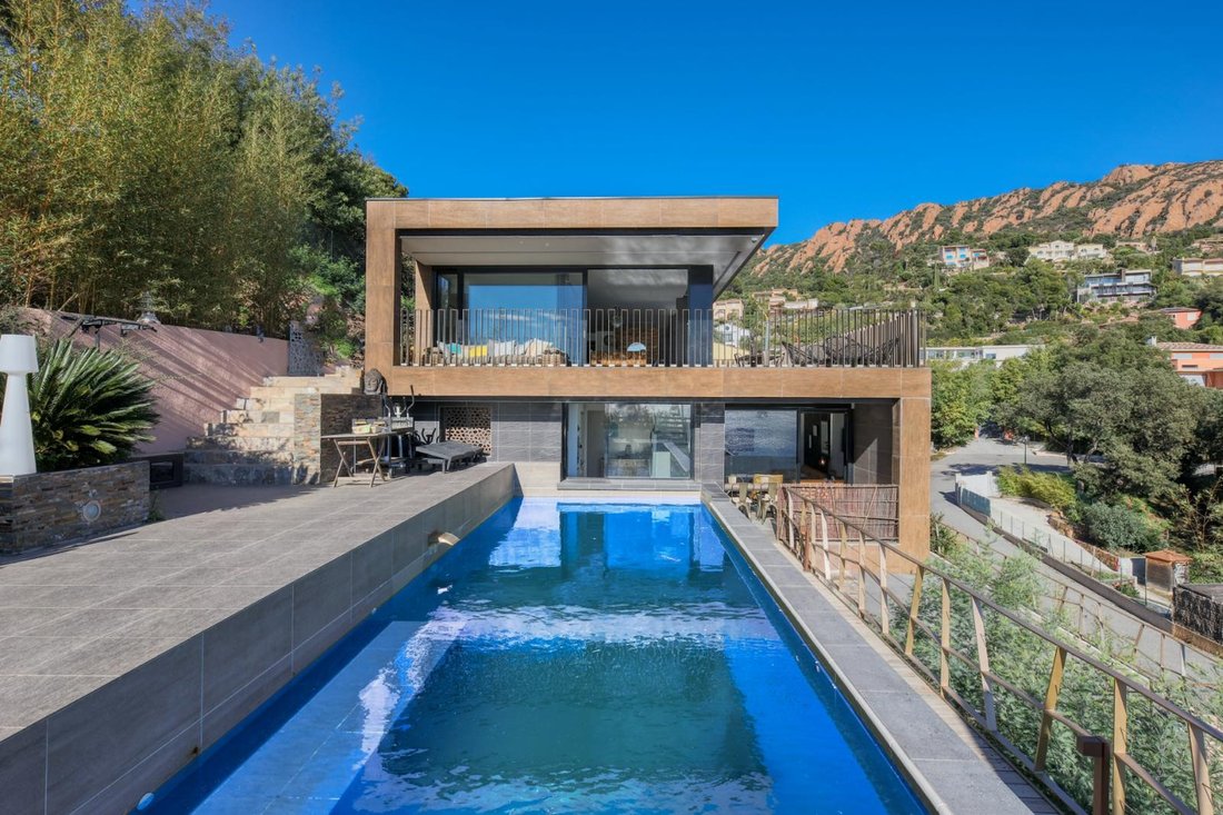 Villa in Le Dramont-Agay-Anthéor-Le Trayas, Saint-Raphaël, France 1 - 14985537