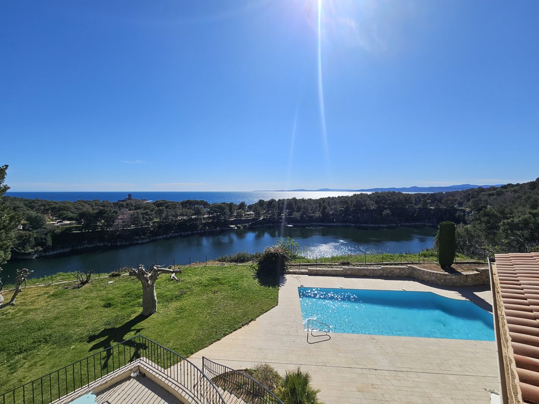 Villa in Le Dramont-Agay-Anthéor-Le Trayas, Saint-Raphaël, France 1 - 14985539