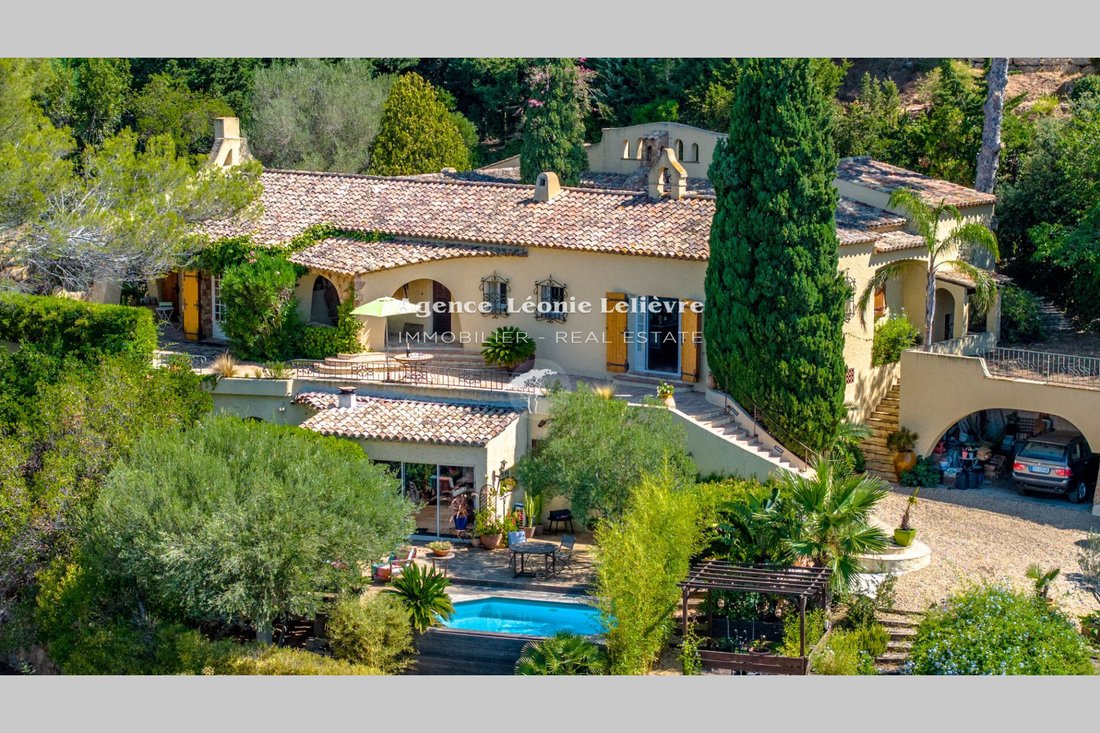 Maison à Vendre Dans Roquebrune Sur Argens, Provence Alpes Côte D'azur ...