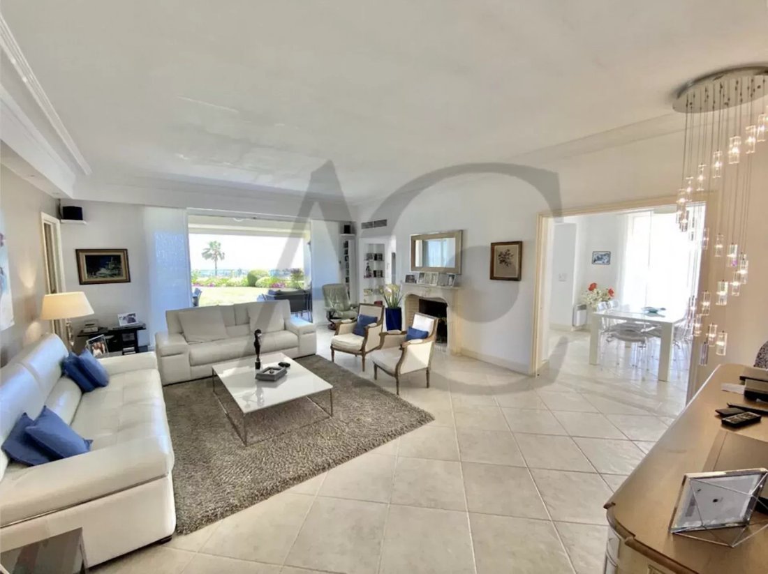 Villa in Village, Villeneuve-Loubet, France 3 - 12813727