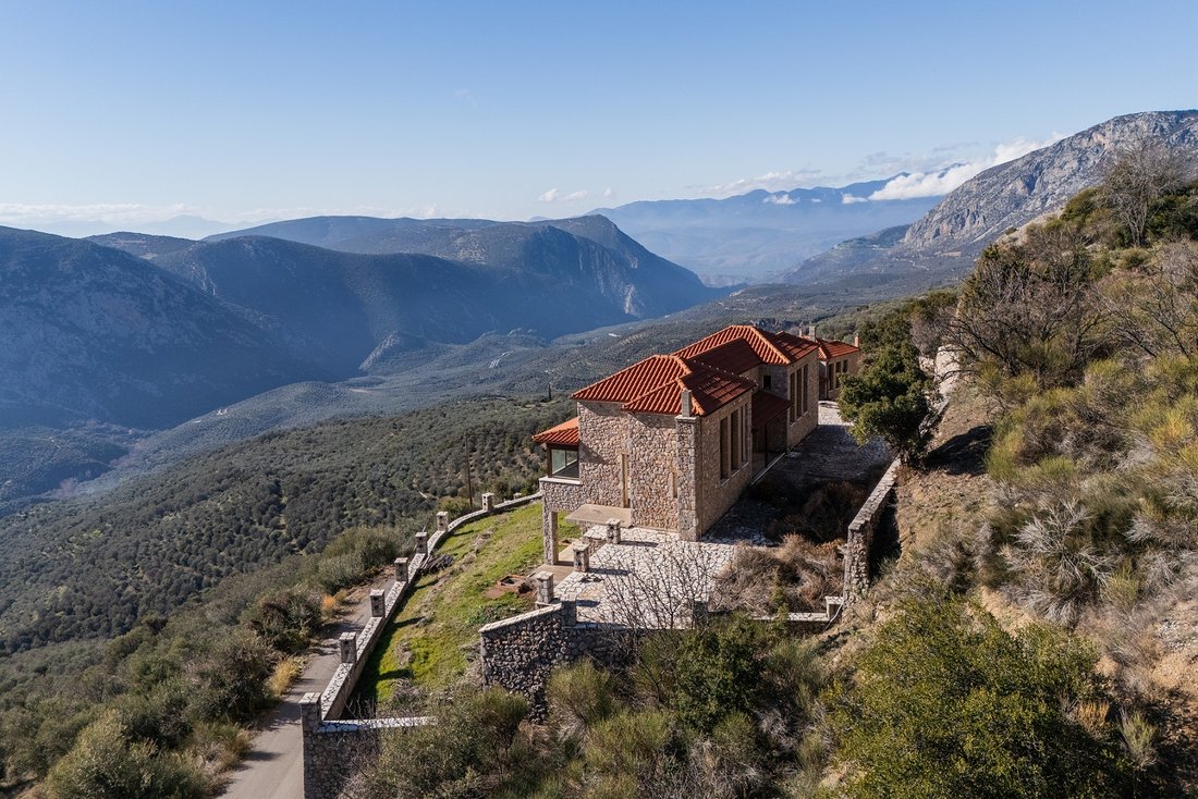 House in Loutron Hraias, Iraia, Peloponnese, Western Greece and the Ionian 1 - 15116066