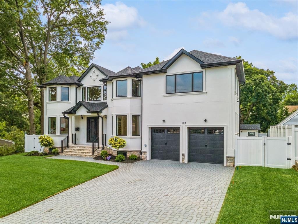 House in Paramus, New Jersey, United States 4 - 15116679