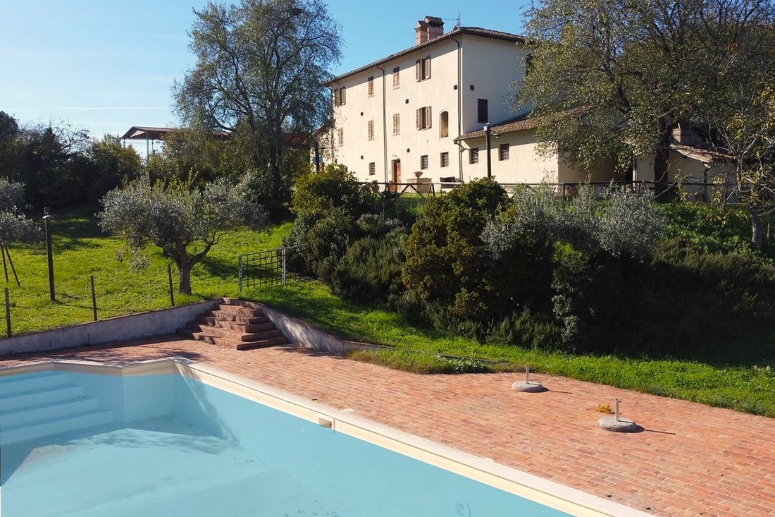 Estate in Spoleto, Umbria, Italy 2 - 15116659