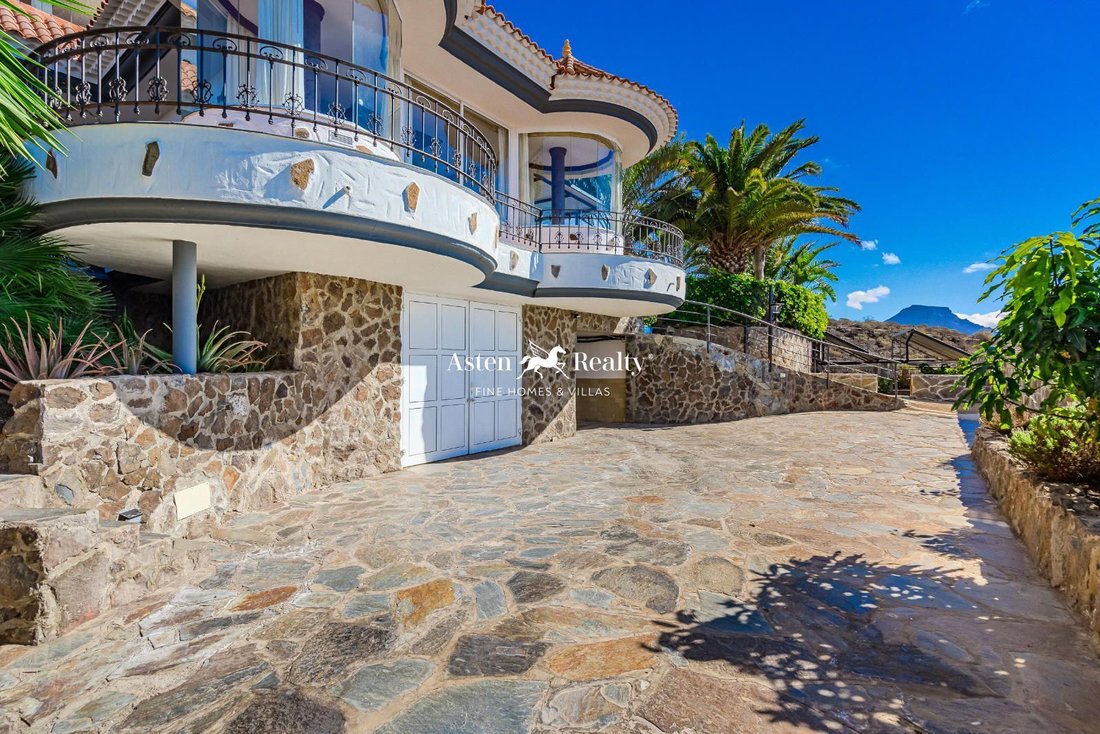 Villa in Adeje, Canary Islands, Spain 4 - 15118202