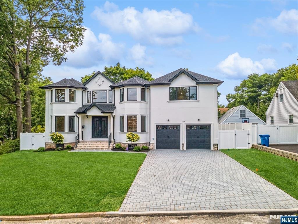 House in Paramus, New Jersey, United States 2 - 15116679
