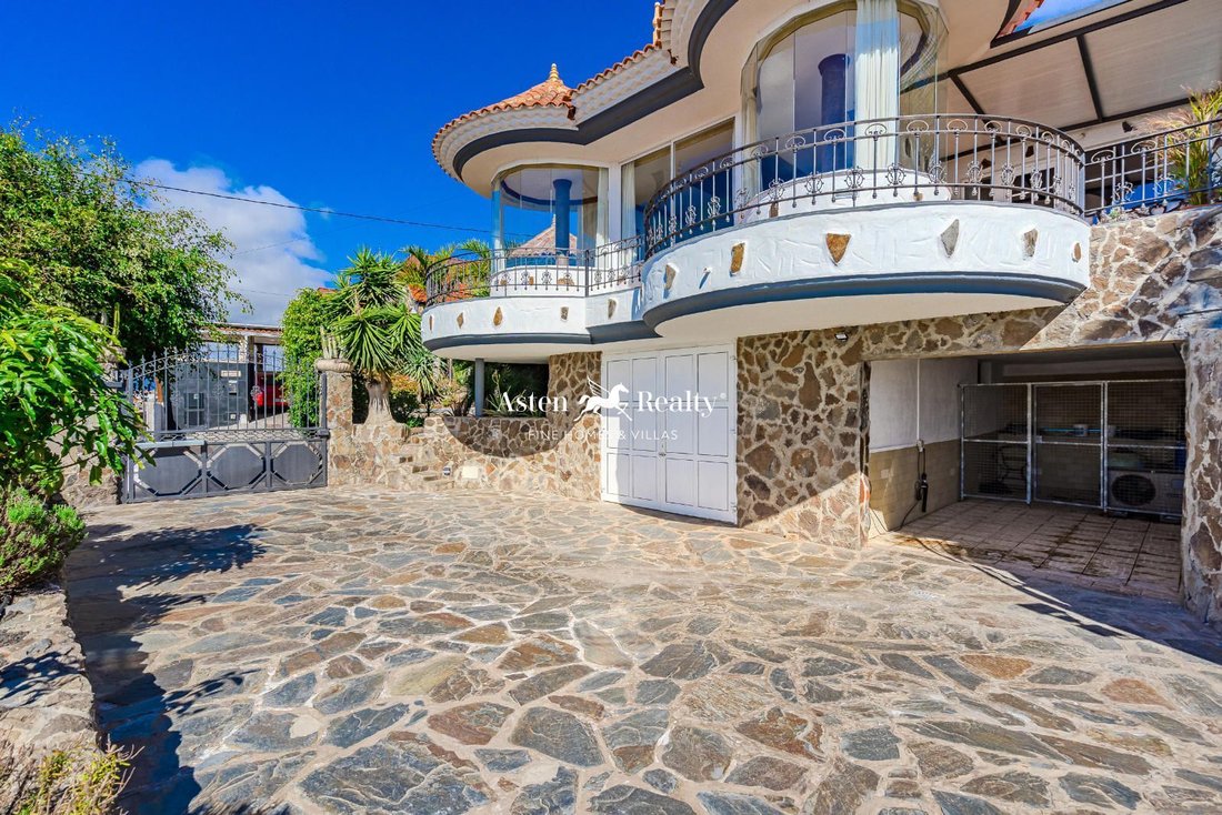 Villa in Adeje, Canary Islands, Spain 3 - 15118202