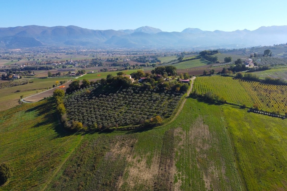 Estate in Spoleto, Umbria, Italy 5 - 15116659