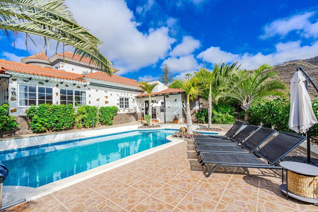 Villa in Adeje, Canary Islands, Spain 2 - 15118202