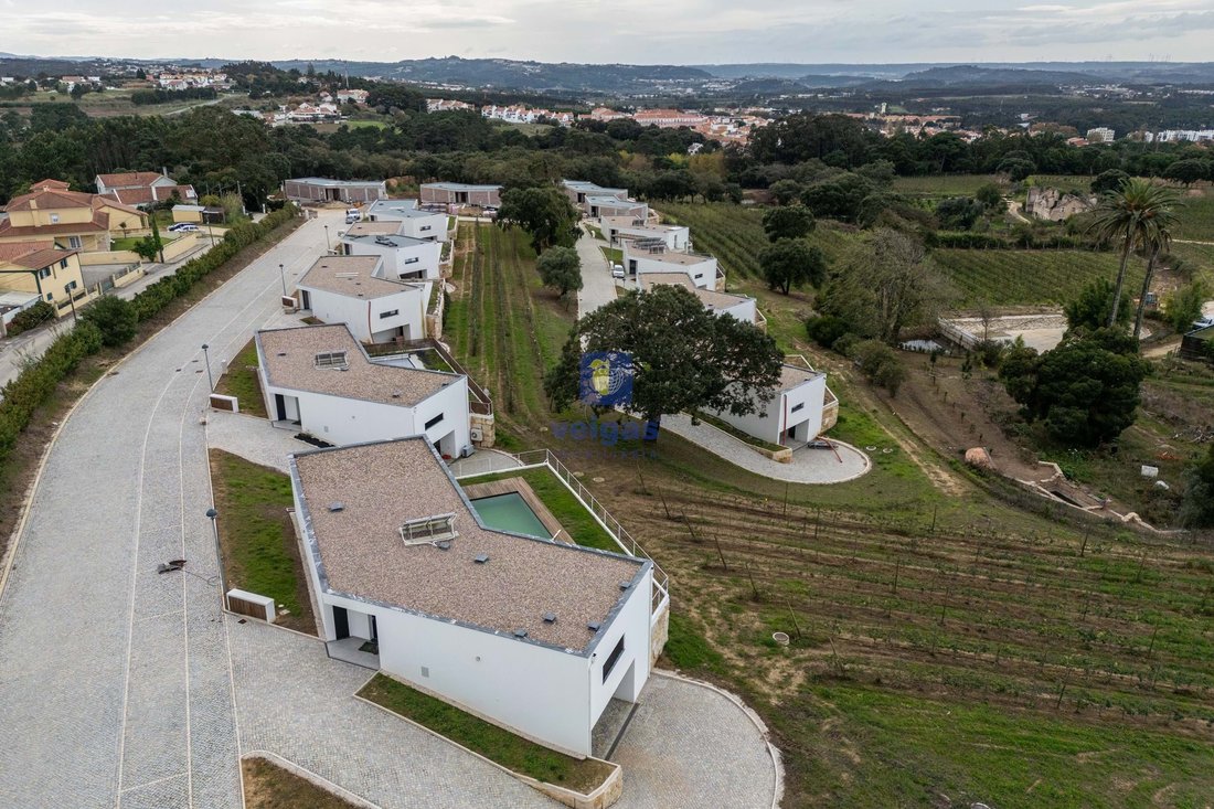Villa in Nossa Senhora do Populo, Coto e Sao Gregorio, Leiria District, Portugal 3 - 14982709