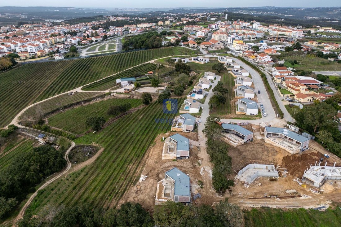 Villa in Nossa Senhora do Populo, Coto e Sao Gregorio, Leiria District, Portugal 1 - 14980502