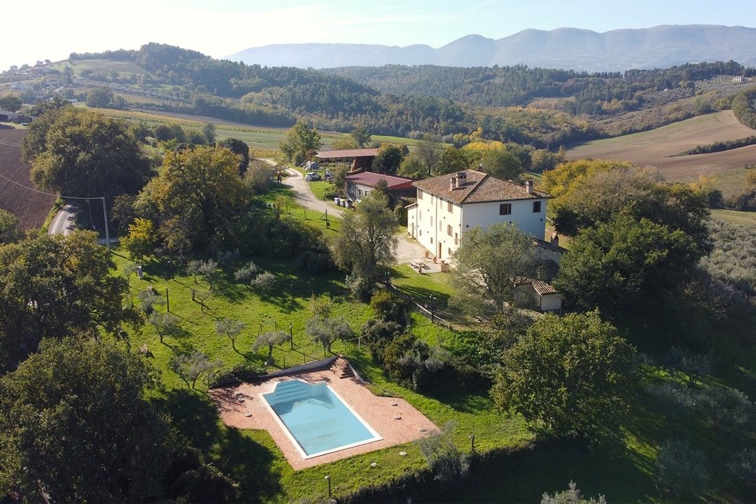Estate in Spoleto, Umbria, Italy 1 - 15116659