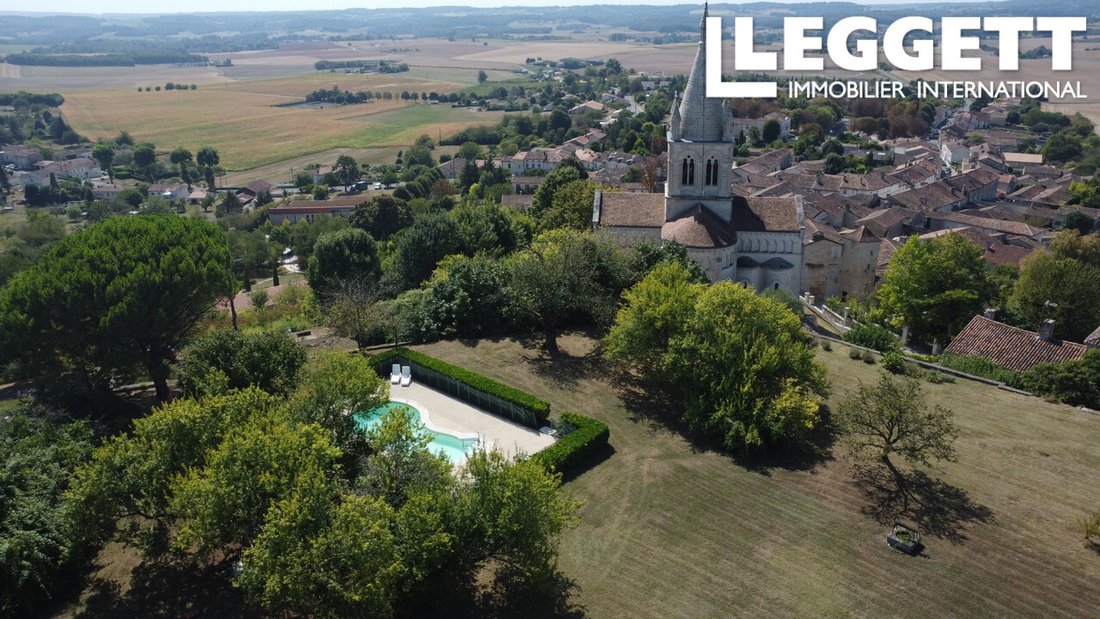 House in Villebois-Lavalette, Nouvelle-Aquitaine, France 1 - 14691969