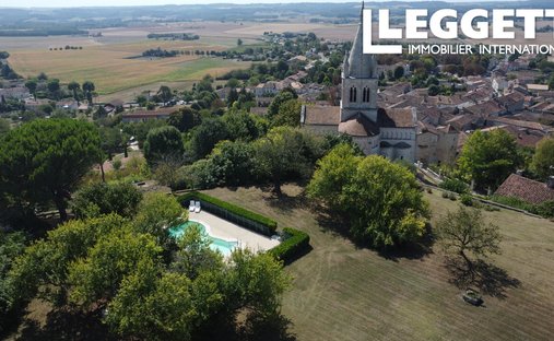 Haus in Villebois-Lavalette, Neu-Aquitanien, Frankreich 1