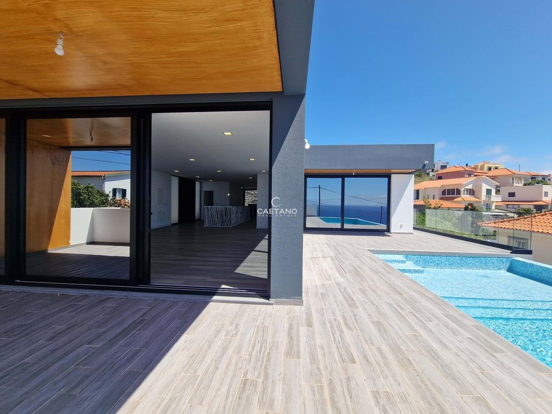 Villa in Santa Cruz, Autonome Region Madeira, Portugal 1 - 14538069