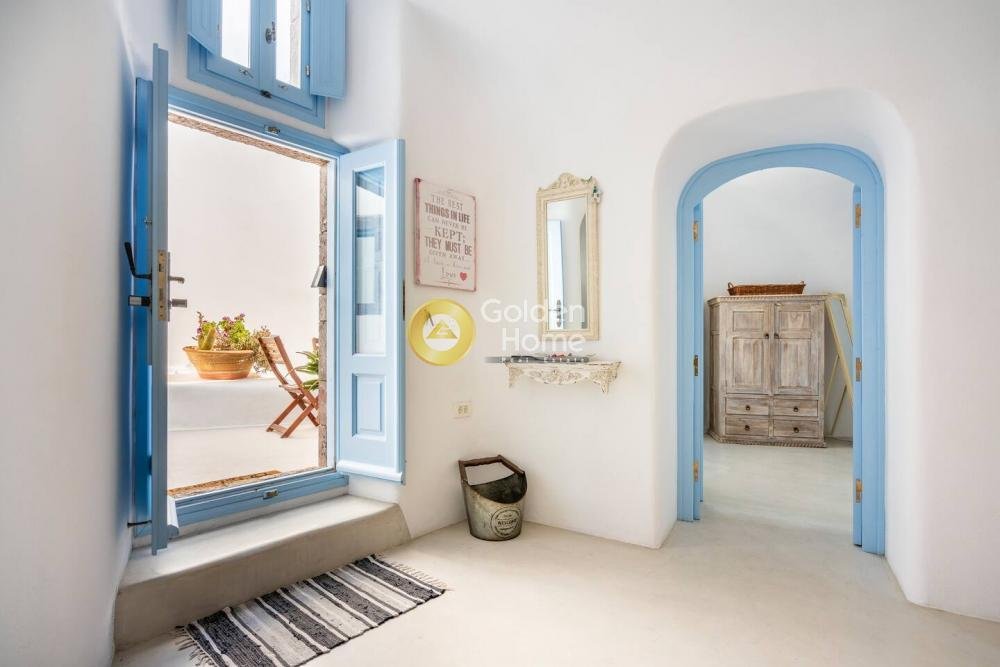 House in Thira, Aegean, Greece 3 - 15117296