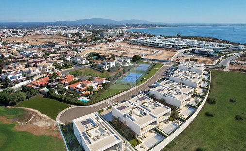 Villa in Sao Goncalo de Lagos, Algarve, Portugal 1