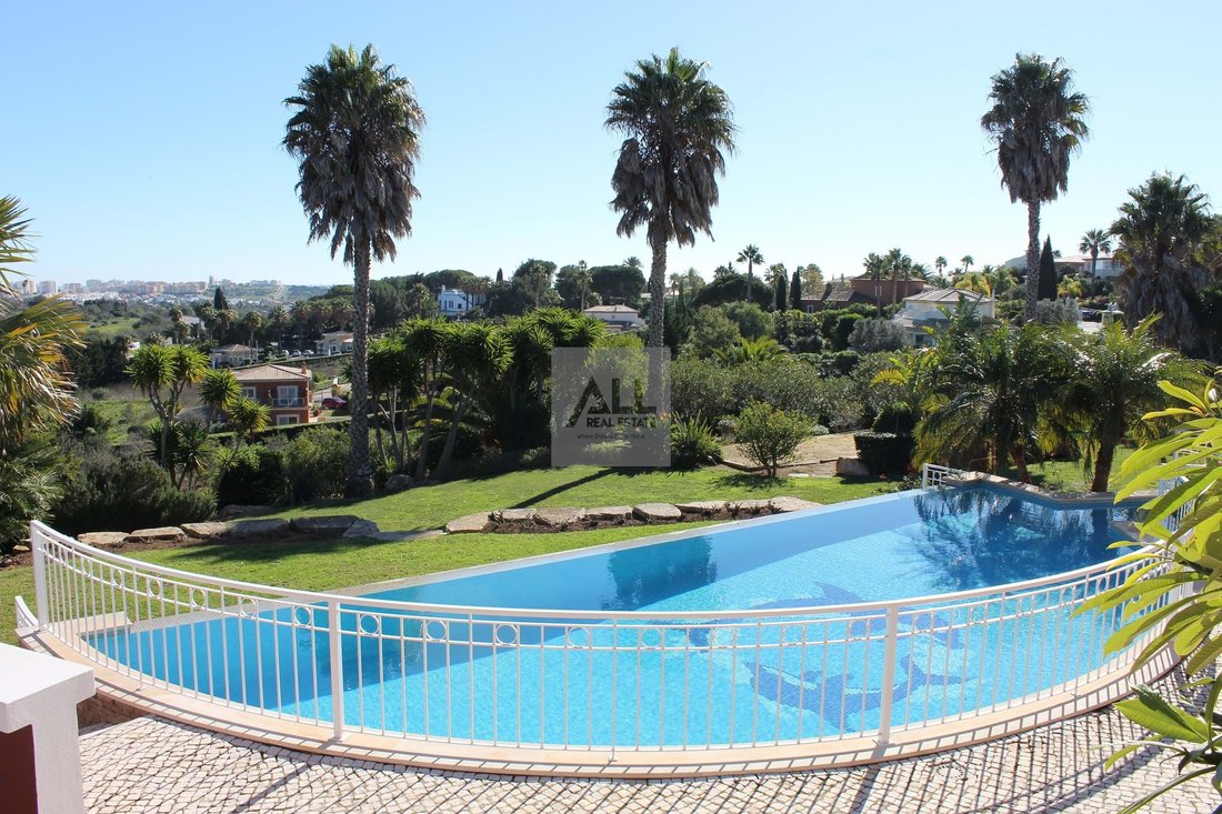 Villa in Praia da Luz, Algarve, Portugal 1 - 15113493