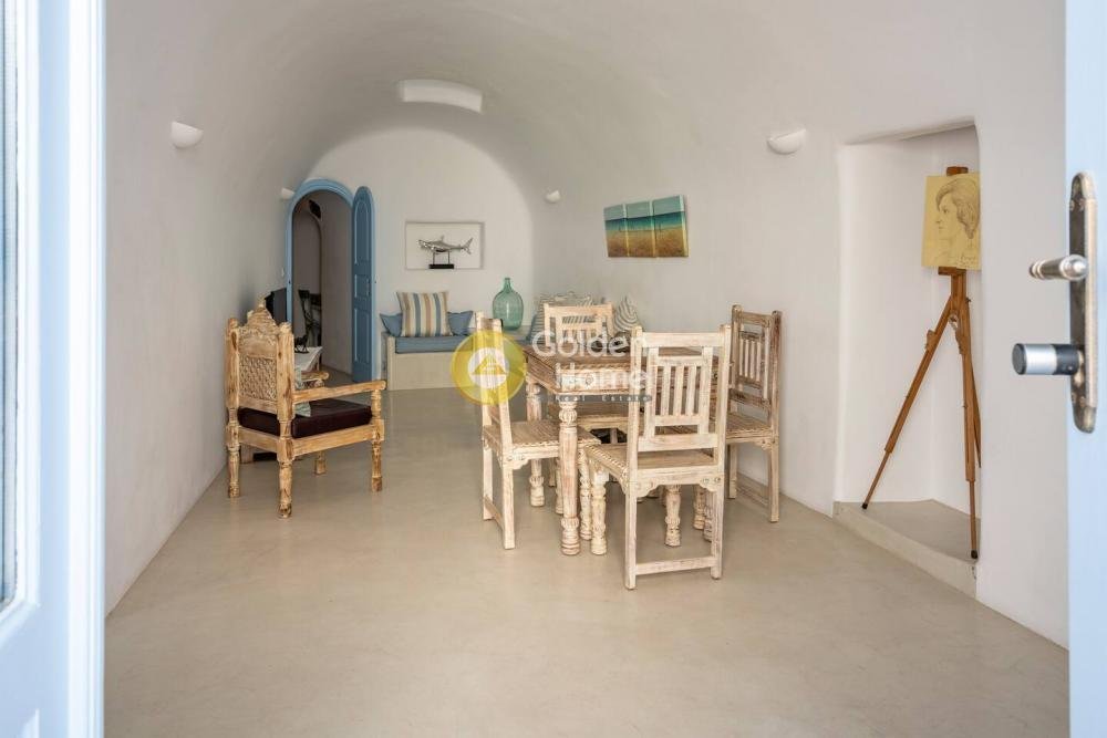 House in Thira, Aegean, Greece 4 - 15117296
