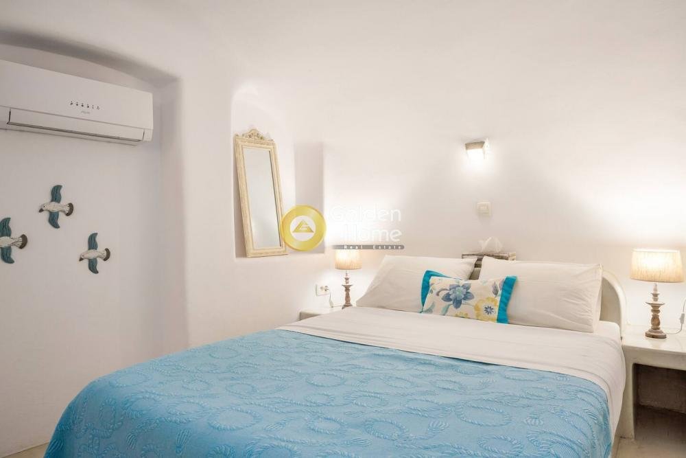 House in Thira, Aegean, Greece 5 - 15117296