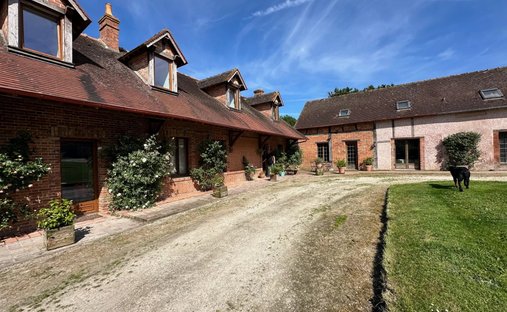 Estate in Villemurlin, Centre-Val de Loire, France 1