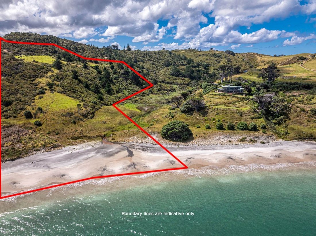 House in Great Barrier Island / Aotea, Auckland, New Zealand 3 - 15118583