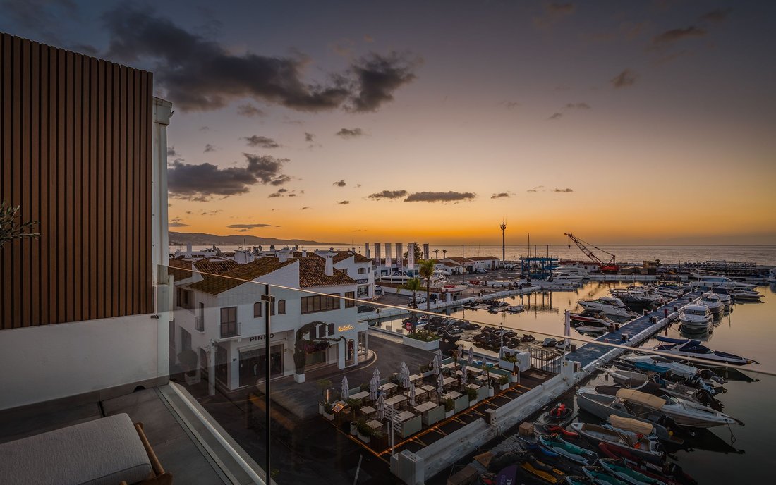 Apartment in Puerto Banus, Marbella, Spain 3 - 15118724