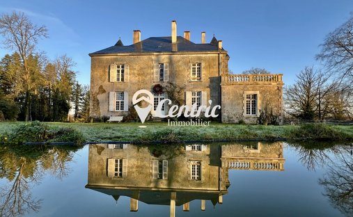 Chateau in Saint-Mesmin, Pays de la Loire, France 1