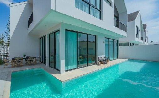 Villa in Choeng Thale, Phuket, Thailand 1
