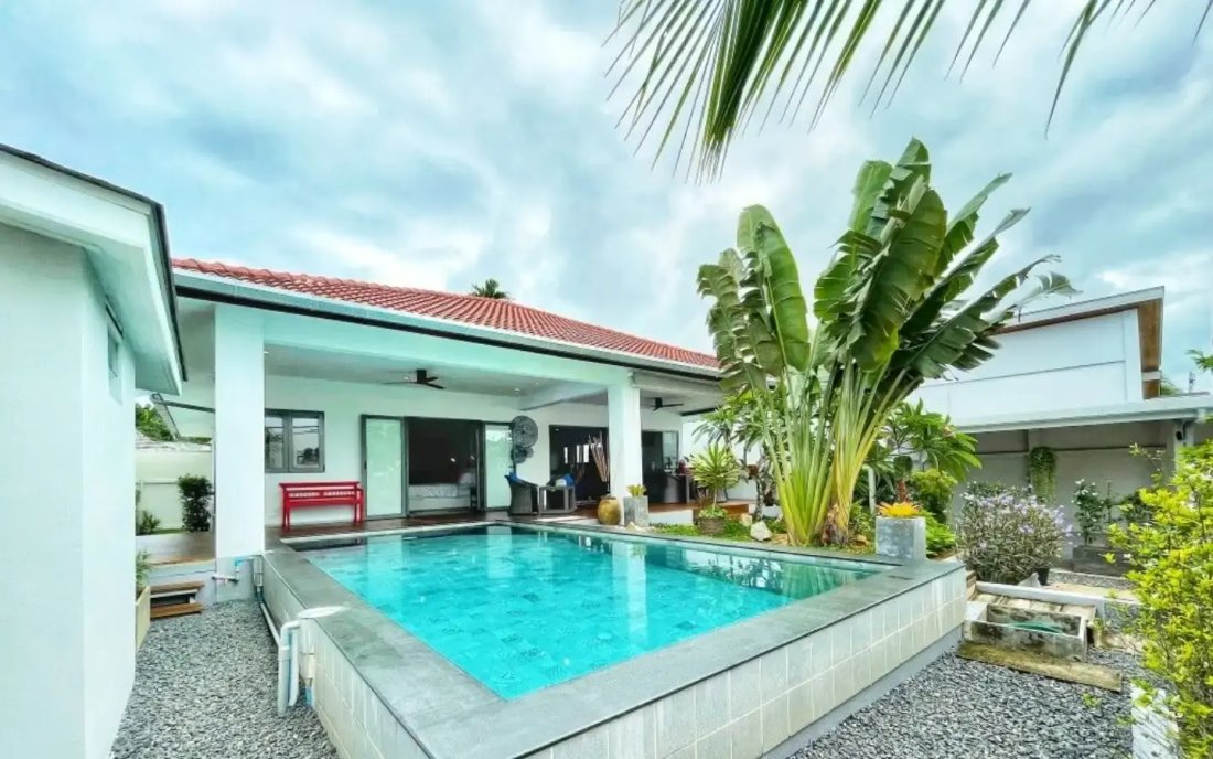 Villa in Choeng Thale, Phuket, Thailand 1 - 15120449