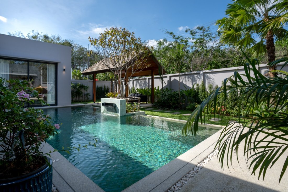 Villa in Choeng Thale, Phuket, Thailand 1 - 15120020