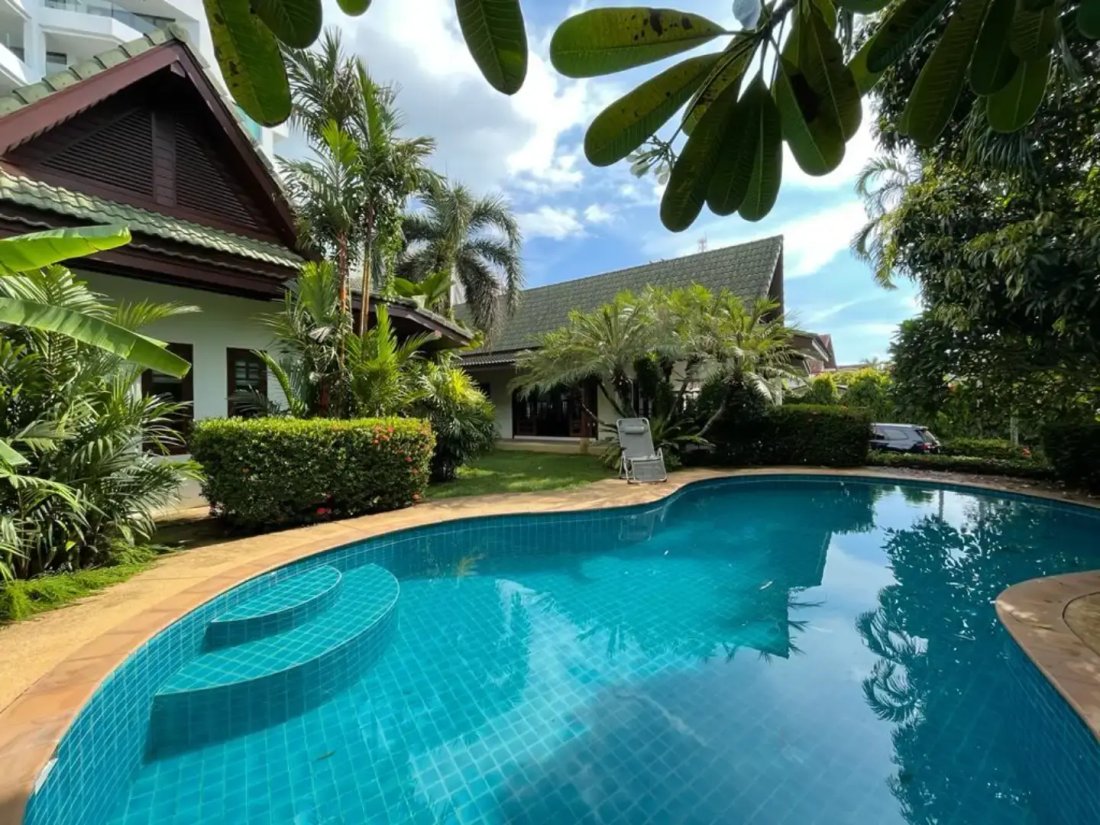 Villa in Choeng Thale, Phuket, Thailand 1 - 15119794