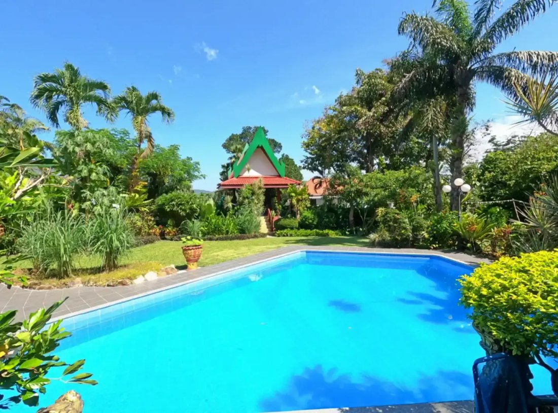 Villa in Chalong, Phuket, Thailand 1 - 15120245