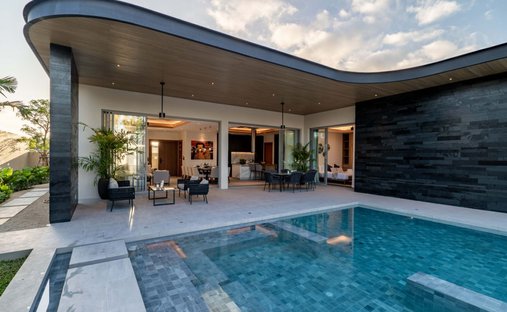 Villa in Thep Krasatti, Phuket, Thailand 1