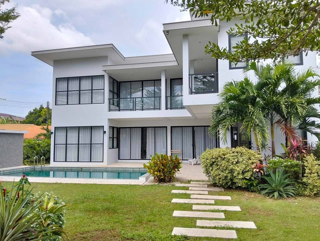 Villa in Si Sunthon, Phuket, Thailand 1 - 15120657