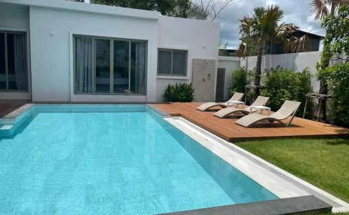 Villa in Thep Krasatti, Phuket, Thailand 1