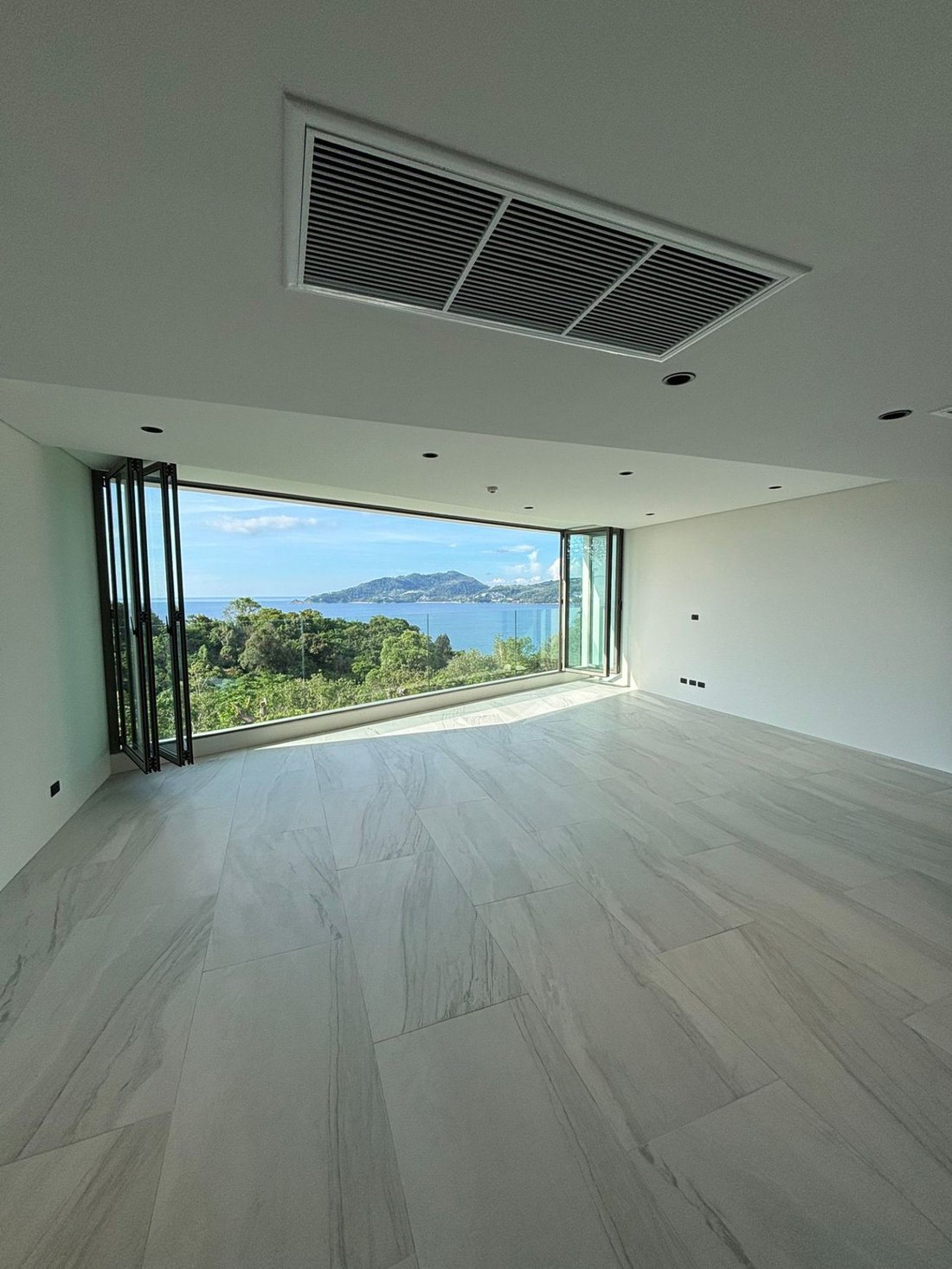 Condo in Pa Tong, Phuket, Thailand 4 - 15120694